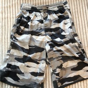 Boys Adidas shorts. Size youth medium.